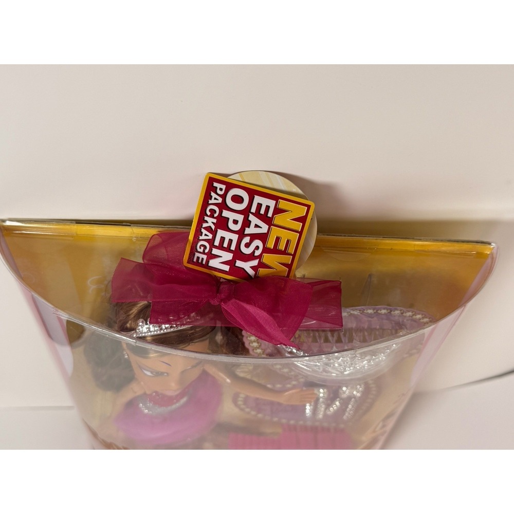 New Yasmin Bratz Doll Sweet 16 Birthday Charm Tiara Earrings Bracelet Retired‎ - Picture 9 of 12